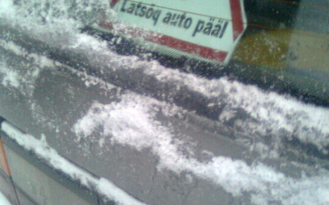 Latsõq auto pääl.