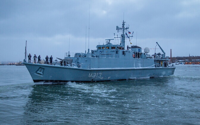 EML Admiral Cowan.