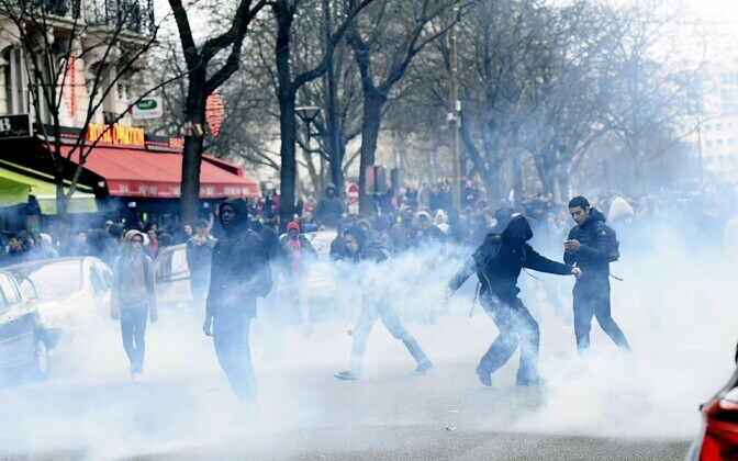 Протесты против полицейского произвола в Париже в феврале 2017 года.