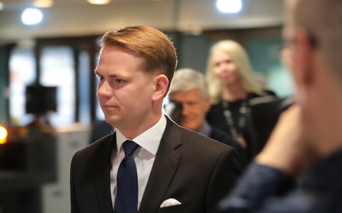 В последнее время Оливеру Няэсу приходится общаться с журналистами чаще обычного.