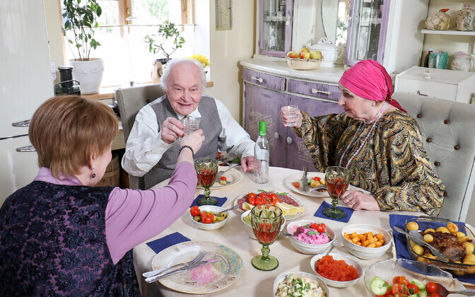 Kaljo Kiisk, Helgi Sallo, Luule Komissarov, Väino Aren (1999)