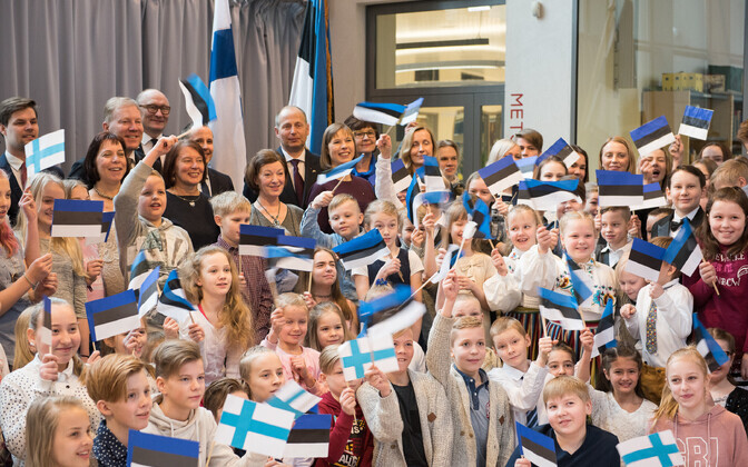 Kersti Kaljulaidi esimene aasta presidendina on toonud kodumaiseid visiite, välismaiseid sõnavõtte, spordiüritusi jm