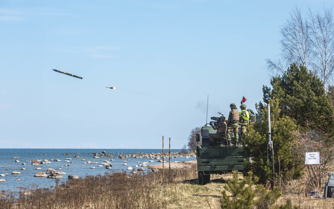 Õhutõrjeraketikompleksi Mistral laskmised Rutjal.