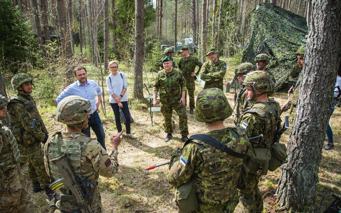 Kindral Riho Terras ja kaitseminister Margus Tsahkna väisasid Kevadtormi.
