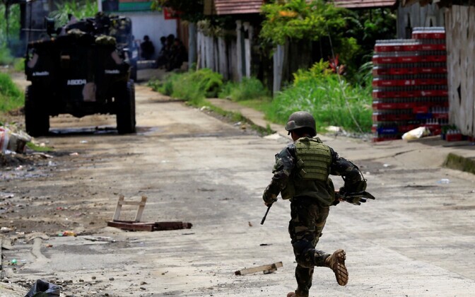 Filipiinide sõjavägi riigi lõunaosas ISIS-ega võitlemas.