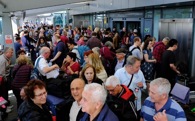 Inimesed Heathrow lennujaamas.