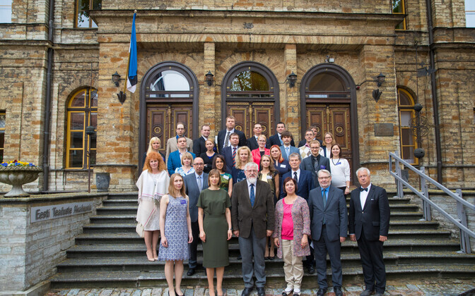 Eesti Noorte Teaduste Akadeemia asutati 5. mail 2017. ENTA esindab ja ühendab kõigi teadusalade Eestis ja Eestist väljaspool töötavaid noorteadlasi ja järeldoktoreid.