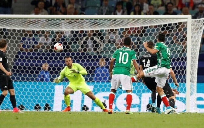 Матч на Кубке конфедераций между Мексикой и Новой Зеландией