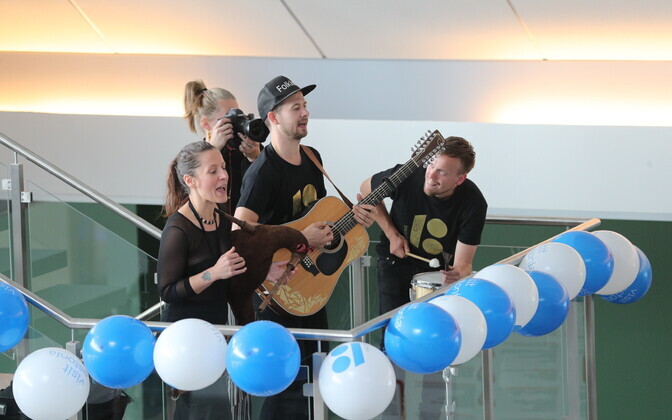 Trad.Attack! в аэропорту