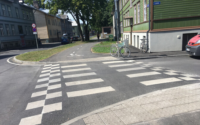 Liikluse rahustamine Valgevase tänava alguses.