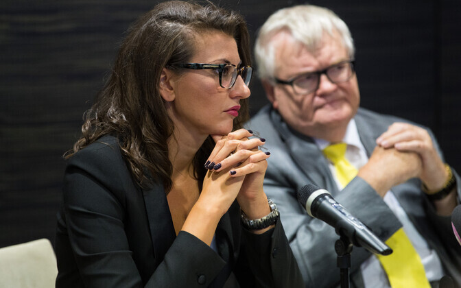 Ольга Иванова и Эдгар Сависаар решили идти на выборы отдельно от Центристской партии.