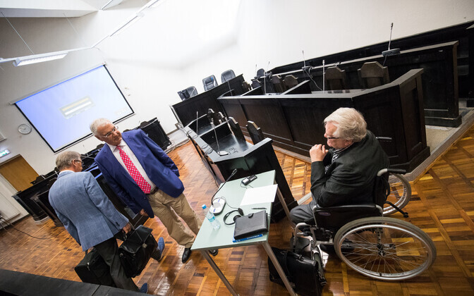 Скорая помощь доставила Сависаара на проверку здоровья в больницу..