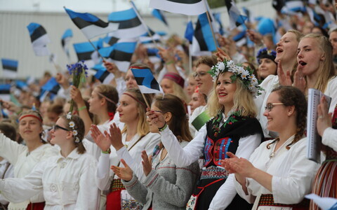 Singers worldwide will virtually join those at the Tallinn Song Festival Grounds for Sunday night's concert.