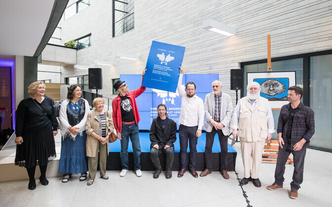 20 kaasaegset kunstnikku teevad Eesti 100. sünnipäevaks ühiskingituse
