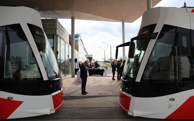 Церемония открытия трамвайной линии до аэропорта.