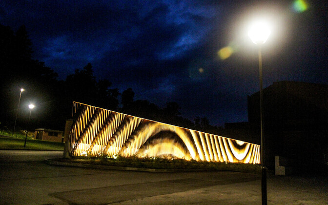 Ugala teatri kõrval avatud kunstiteos 