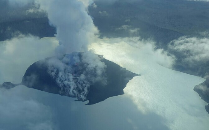 Vanuatu võimud evakueerivad ohtliku vulkaaniga Ambae saarelt kõik elanikud.