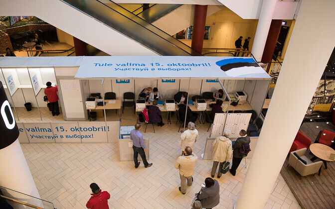 Избирательные участки больших городов находятся в торговых центрах.