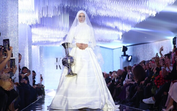 Ramzan Kadõrovi tütar esitles Moskvas uut moekollektsiooni.
