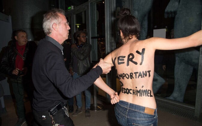 Pariisis avaldasid naisõiguslased meelt Roman Polanski vastu.