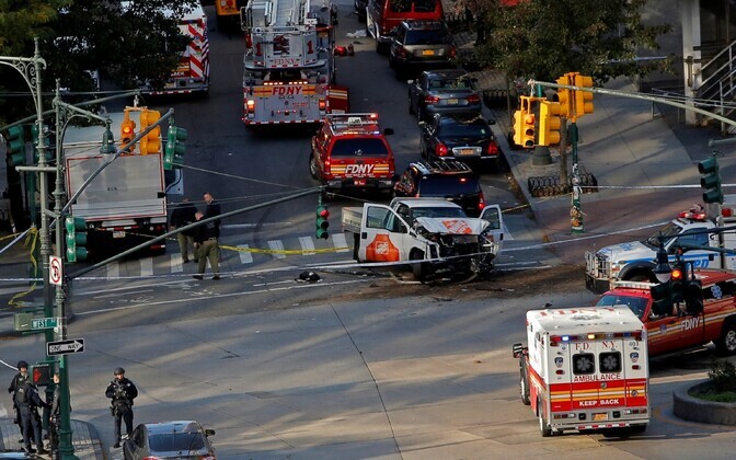 Водитель грузовика в нью-йоркском районе Манхэттен совершил наезд на пешеходов.