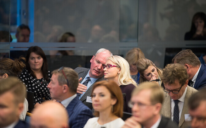 Таллиннское горсобрание на первом заседании