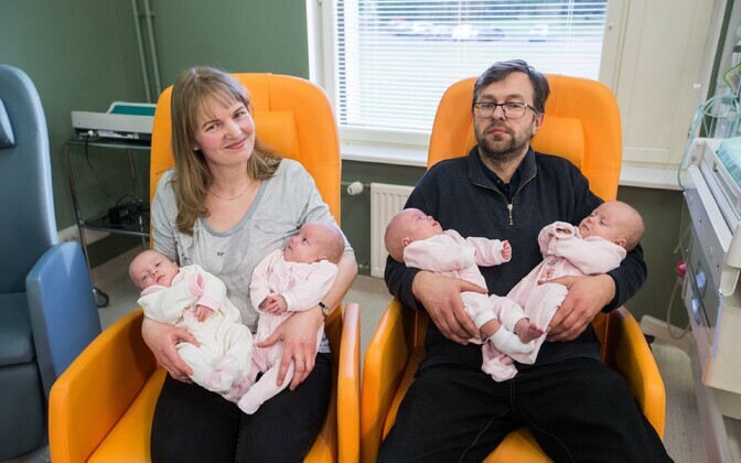 Родившихся в июле малышек выписали из больницы 28 ноября.