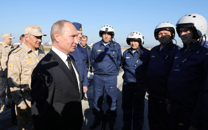 Vene president Vladimir Putin saabus üllatusvisiidile Vene Hmeimimi õhujõudude baasi Süürias.