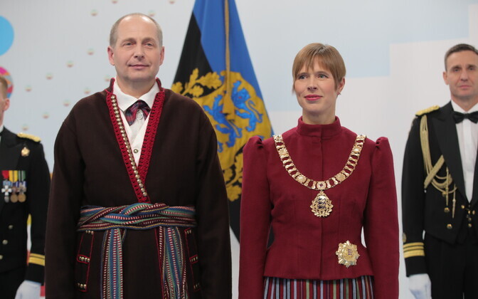 President Kersti Kaljulaid ja Georgi-Rene Maksimovski pidulikul vastuvõtul
