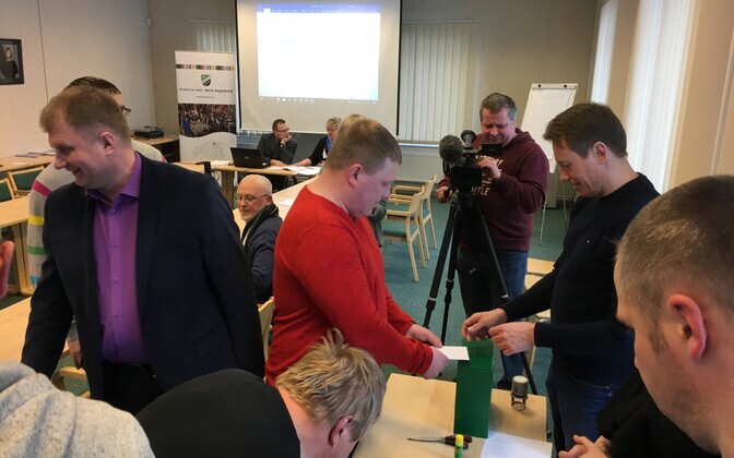 Kadrina vallavanema kandidaadid, Kairit Pihlak, Aarne Laas