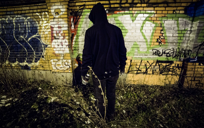 Budapest sai neli Edward von Lõnguse teost