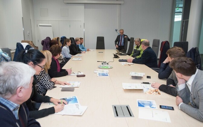 Keskkonnakomisjon tutvus Soomes Äänekoski biotoodete tehasega.