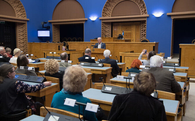 Loomeliidud tähistasid pühapäeval riigikogus aprillipleenumi 30. aastapäeva arutelupäevaga.