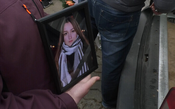 В Кохтла-Ярве проводили в последний путь 15-летнюю Настю.
