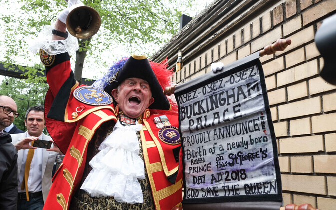 Британцы празднуют рождение ребенка у герцогини Кембриджской.