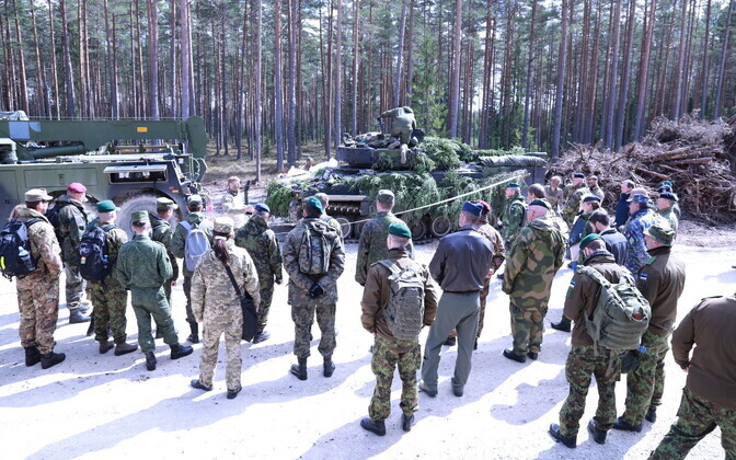 1. jalaväebrigaad võõrustas Siilile saabunud OSCE vaatlejaid.