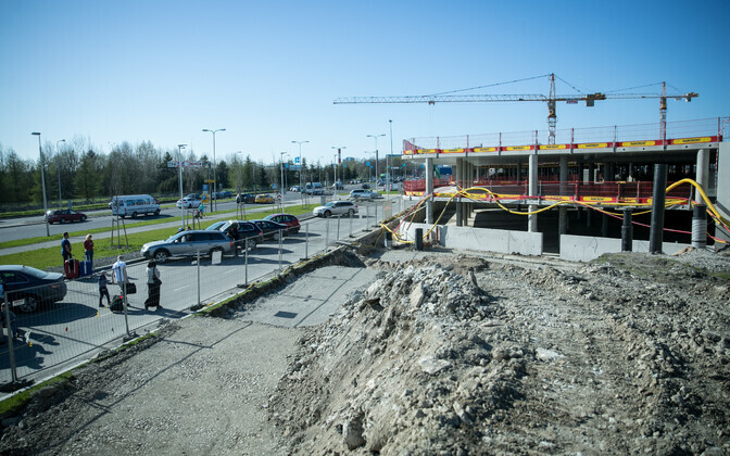 Строительство парковки перед Таллиннским аэропортом.