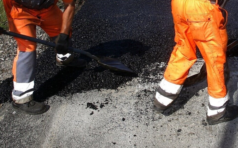 Укладчики асфальта.