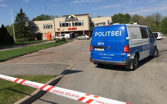 Aravete kauplus, mille juures õhiti pangaautomaat