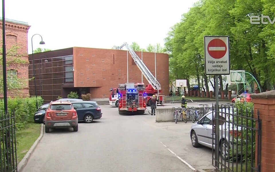 Пожар в школьном спортзале в Пярну.