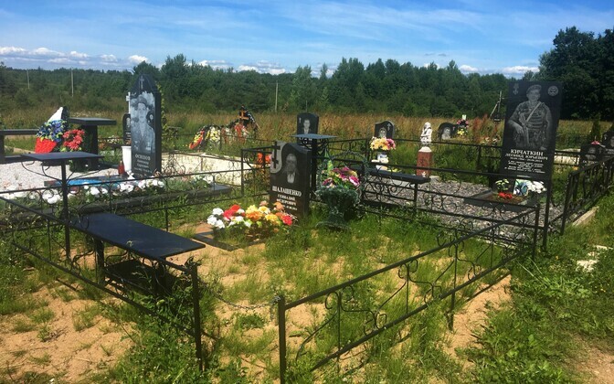 Kalmistu Võbutõ kirikkülas, mis asub Velikaja jõe kaldal, Pihkvast 12 km kaugusel.