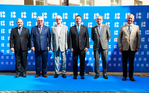 Estonia's former prime ministers and secretaries of state were invited to the Stenbock House for a reception on Friday. 17 August 2018.
