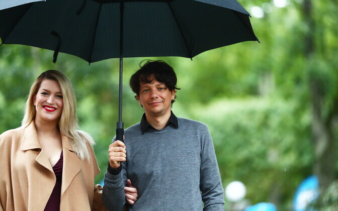 Presidendi vastuvõtt roosiaias