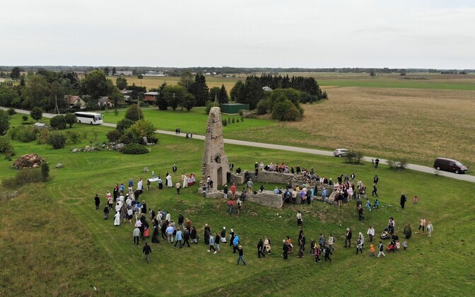 Viru-Nigulas paluti õnnistust paavsti Eesti-visiidile