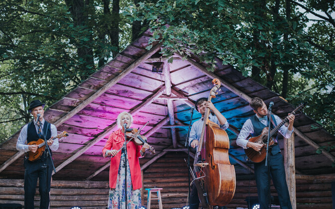 Curly Strings lõpetas 30-kontserdise külade turnee