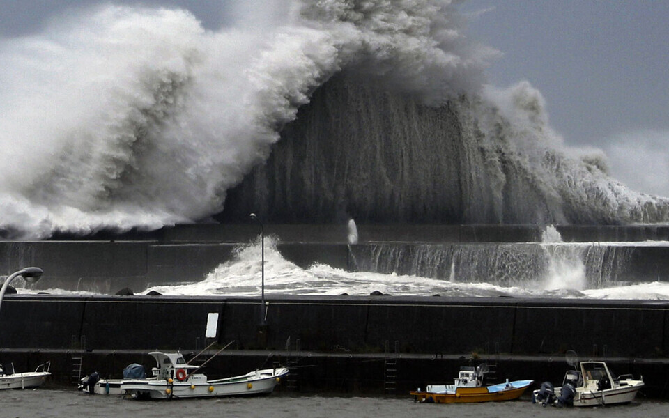 Taifuun Jeb maabus Jaapanis