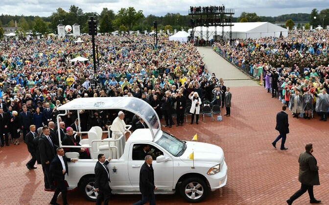 Paavst Franciscus Lätis Aglonas, kus pidas missa.