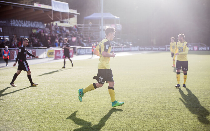 Jalgpalli Premium liiga kohtumine Nõmme Kalju - Viljandi Tulevik