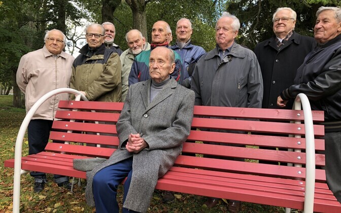 Vaino Väljase pingi avamine