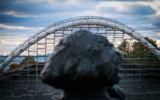Ремонт арки на Певческом поле.
